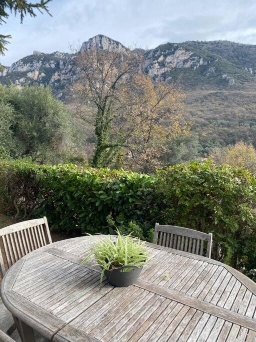 Charmante Maison Avec Piscine Gourdon  Εξωτερικό φωτογραφία